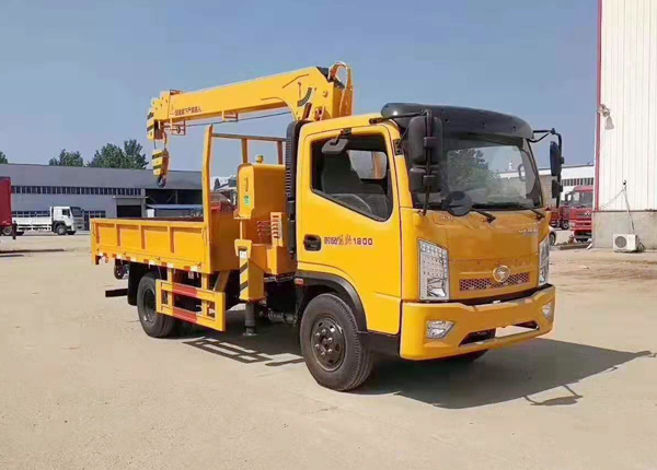 時(shí)風(fēng)藍(lán)牌3.2噸徐工隨車(chē)吊