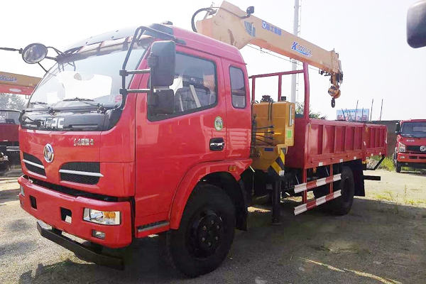 東風(fēng)福瑞卡徐工6.3噸隨車(chē)吊配置參數(shù)
